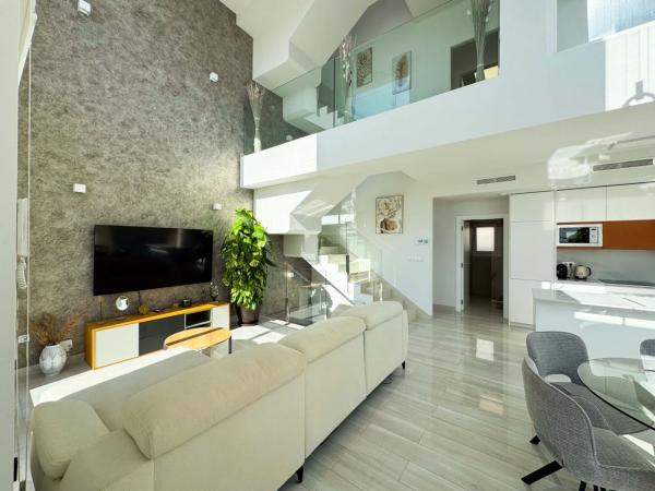 Casa independiente en avenida Argentina