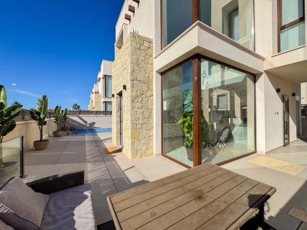 Casa independiente en avenida Argentina