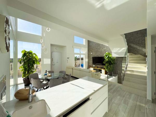 Casa independiente en avenida Argentina