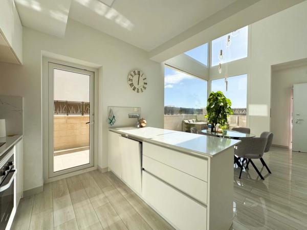 Casa independiente en avenida Argentina