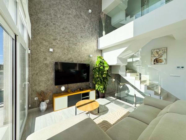 Casa independiente en avenida Argentina