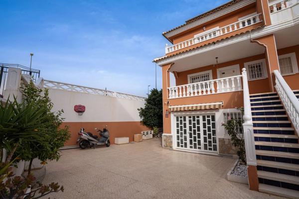 Chalet adosado en calle Tarragona