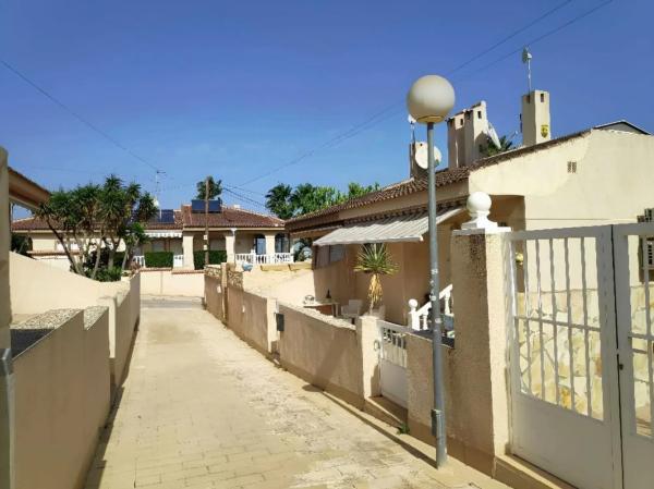 Chalet en calle Jupiter