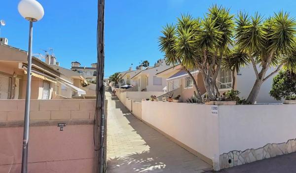 Chalet en calle Jupiter