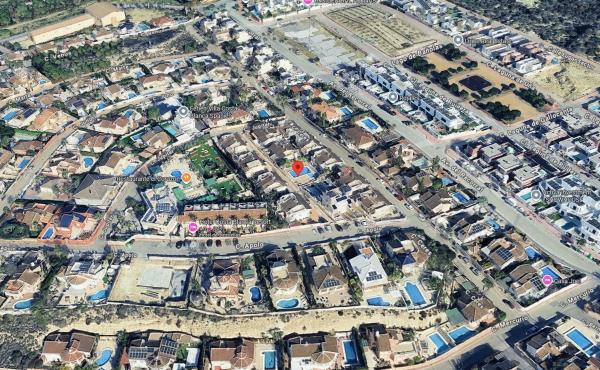 Chalet en calle Jupiter