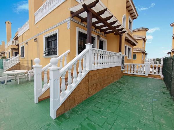 Chalet adosado en calle Vigo