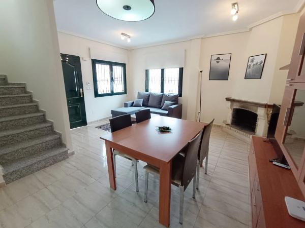 Chalet adosado en calle Vigo