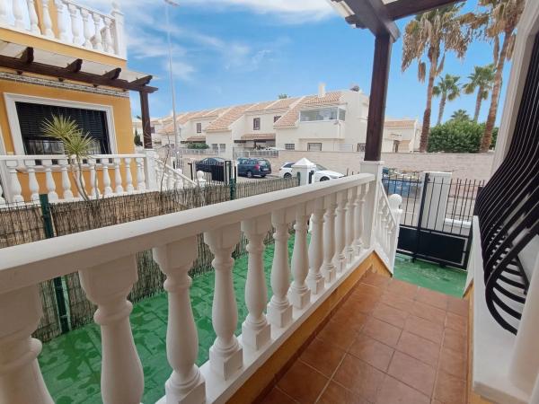 Chalet adosado en calle Vigo