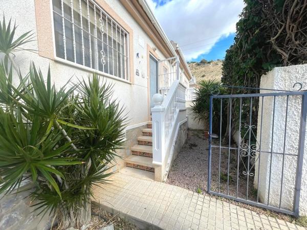 Chalet pareado en calle Río Vinalopó