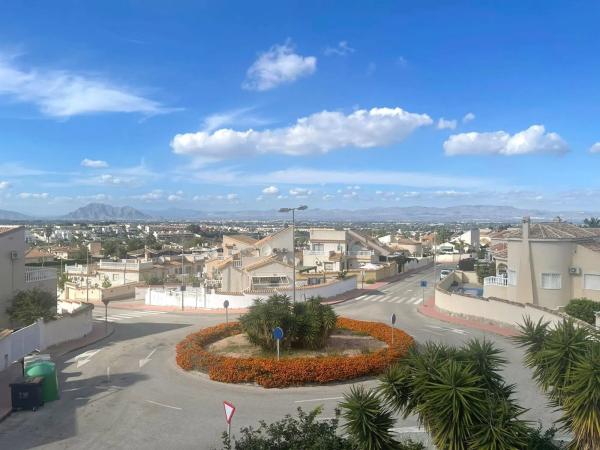 Chalet pareado en calle Río Vinalopó