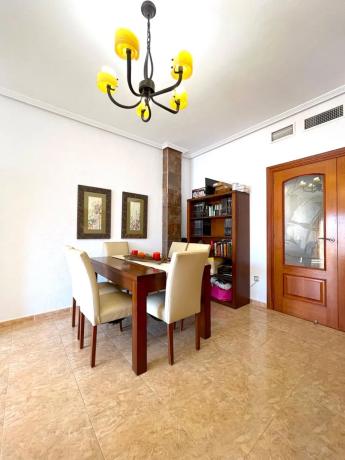 Piso en avenida Vega Baja, 15