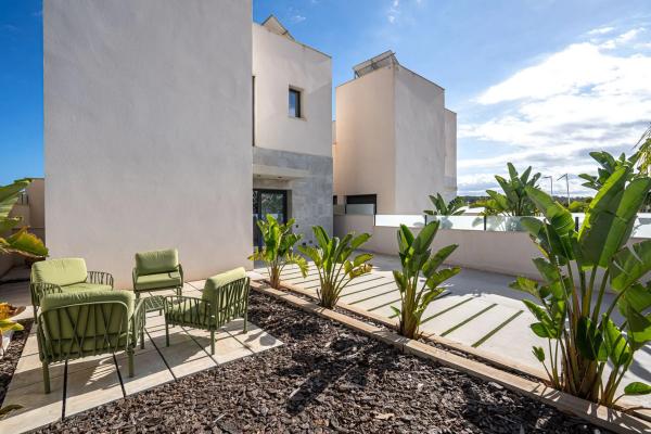 Casa independiente en avenida del Recorral