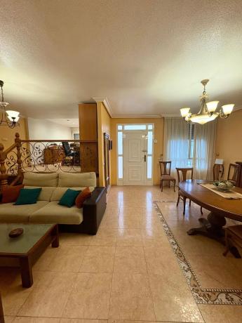 Chalet pareado en CL Lira La