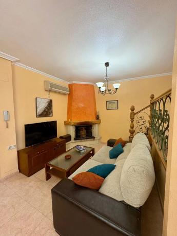 Chalet pareado en CL Lira La