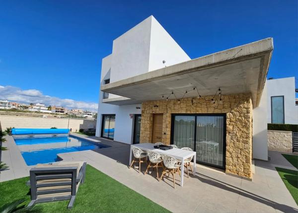 Casa independiente en Av Guatemala, 33