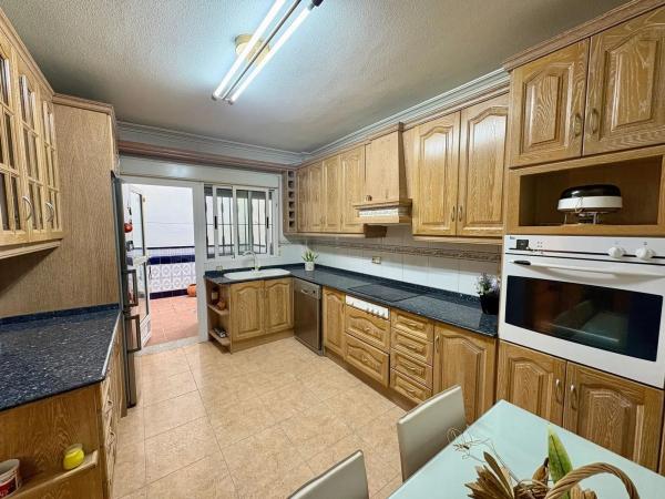 Chalet pareado en CL Lira La