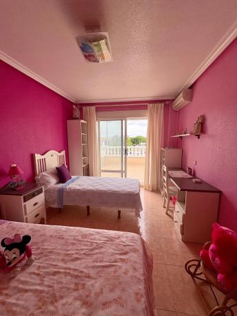 Chalet pareado en CL Lira La