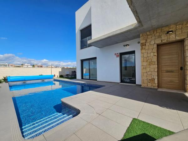 Casa independiente en Av Guatemala, 33