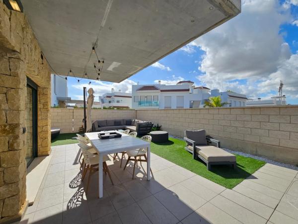 Casa independiente en Av Guatemala, 33