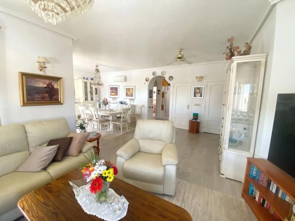 Casa independiente en avenida de La Costa Azul