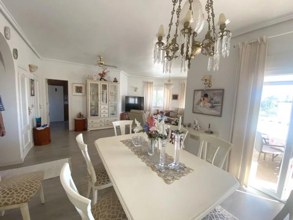 Casa independiente en avenida de La Costa Azul