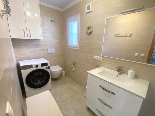 Casa independiente en avenida de La Costa Azul