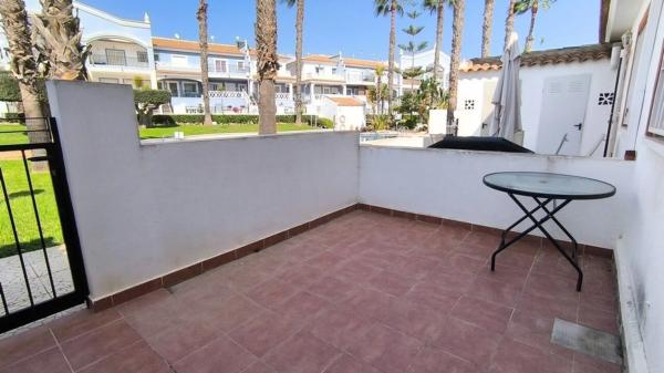 Chalet adosado en calle Gerona