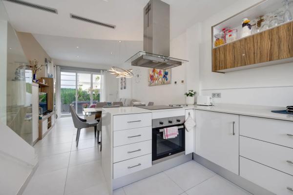 Casa independiente en avenida Jerez de la Frontera, 29