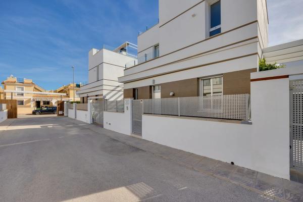 Casa independiente en avenida Jerez de la Frontera, 29