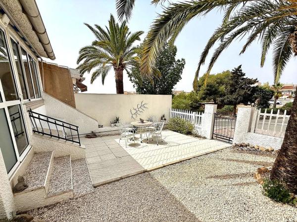 Chalet adosado en calle Costa Cantabria