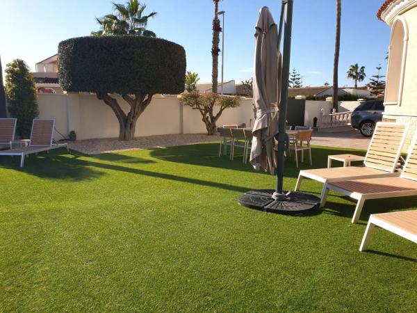 Casa independiente en avenida Antonio Quesada, 24