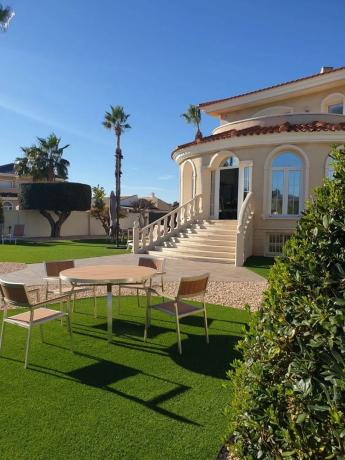 Casa independiente en avenida Antonio Quesada, 24