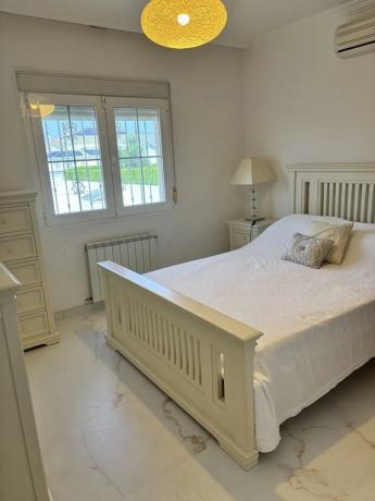 Casa independiente en avenida Antonio Quesada, 24