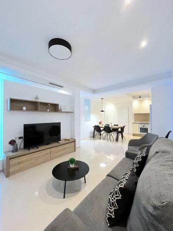 Casa independiente en avenida de Málaga