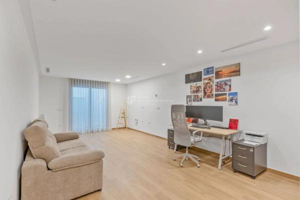 Chalet pareado en avenida Argentina, 90 -102