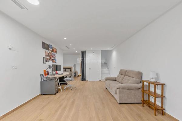 Chalet pareado en avenida Argentina, 90 -102