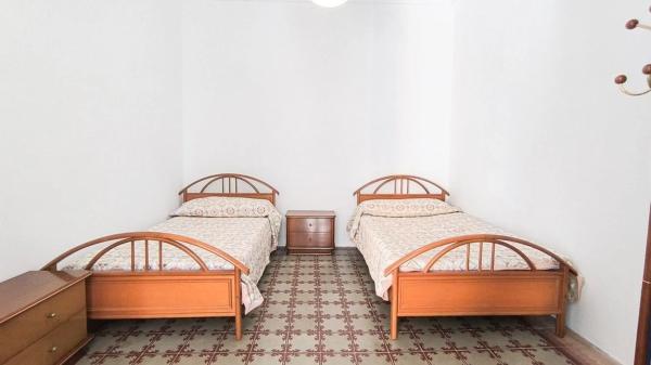 Chalet adosado en calle Orihuela