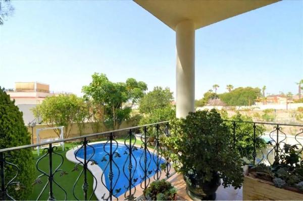 Casa independiente en calle de los Almendros