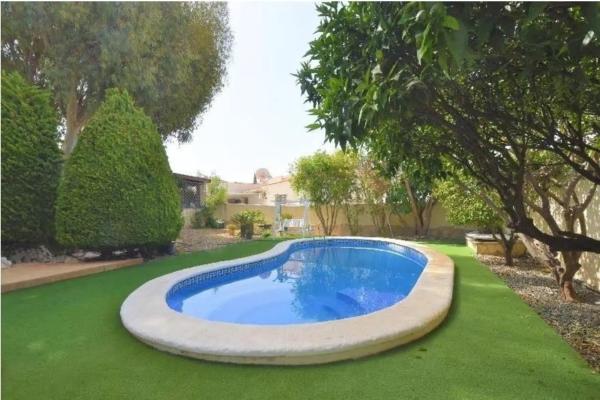 Casa independiente en calle de los Almendros