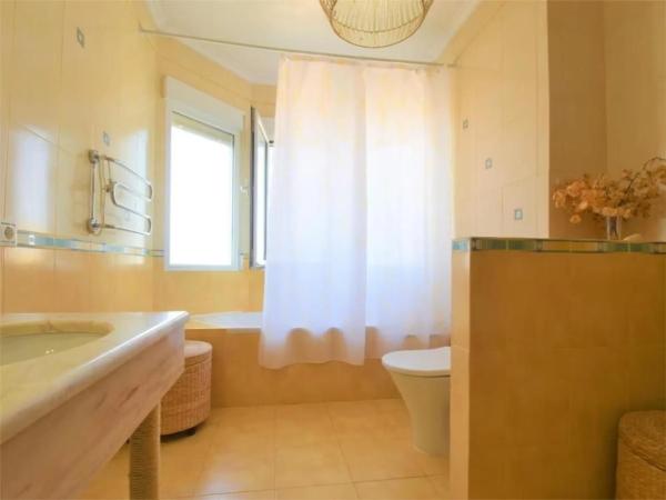 Casa independiente en calle de los Almendros