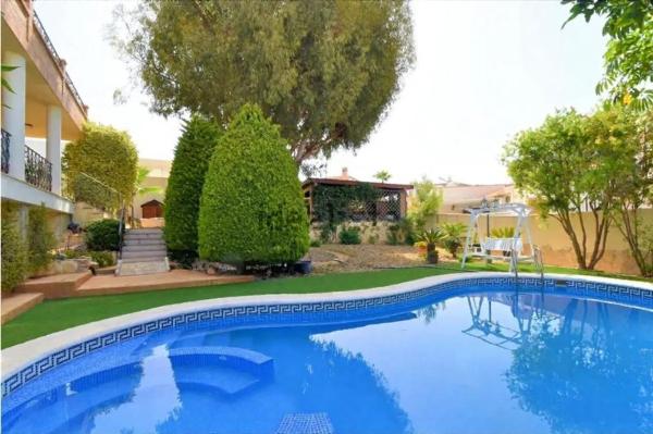 Casa independiente en calle de los Almendros