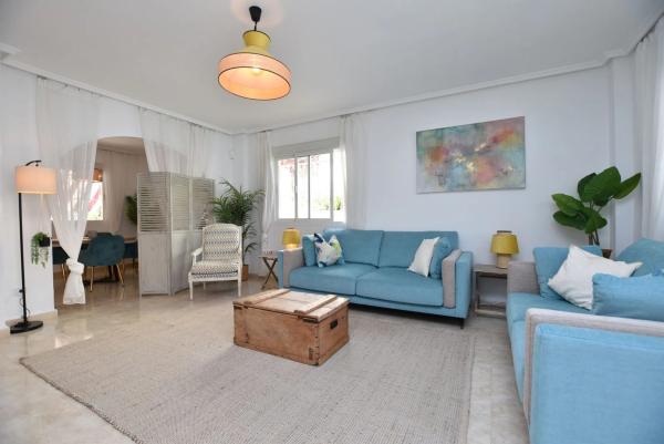 Chalet pareado en avenida de Málaga