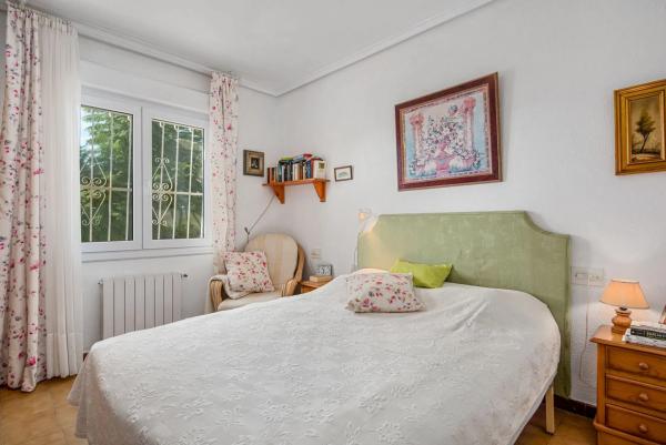 Chalet en calle Sola, 15