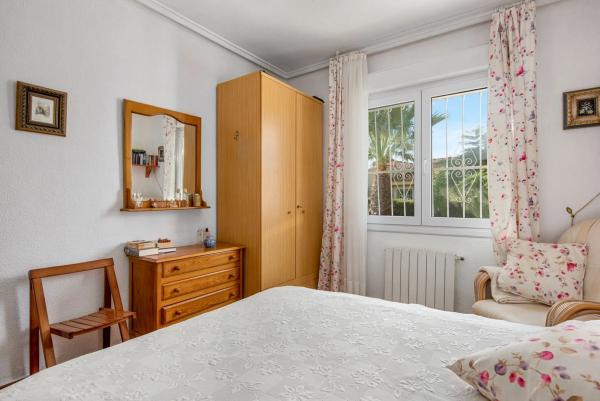 Chalet en calle Sola, 15