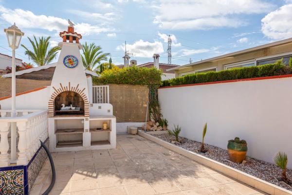 Chalet en calle Sola, 15