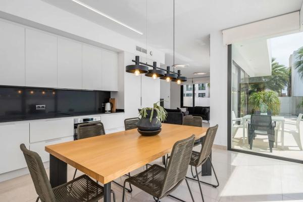 Chalet en avenida Guatemala, 25