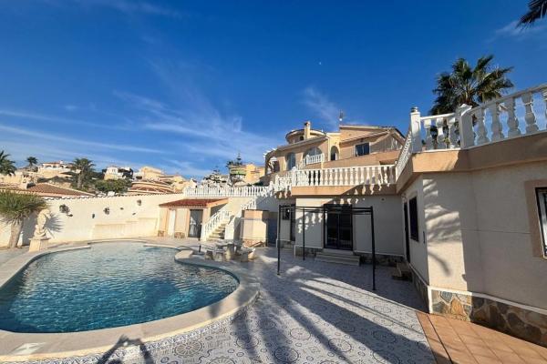 Chalet en calle Pico Revolcadores, 815