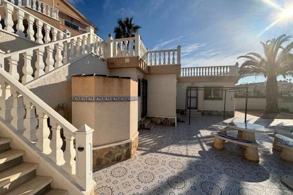 Chalet en calle Pico Revolcadores, 815