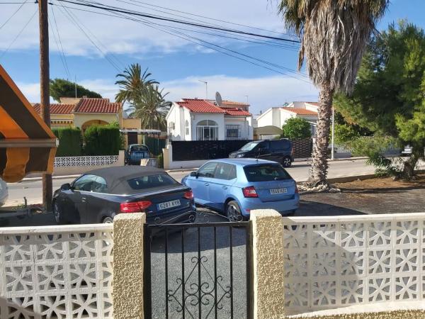 Chalet adosado en Urbanizacion la Marina, 7