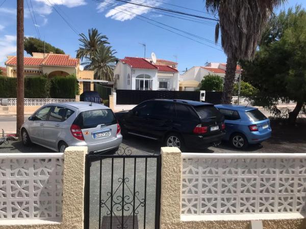 Chalet adosado en Urbanizacion la Marina, 7